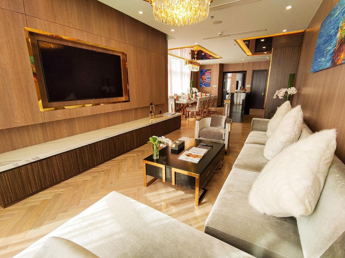 Diamond Stars Ben Tre Hotel Exteriör bild The interior of the lounge